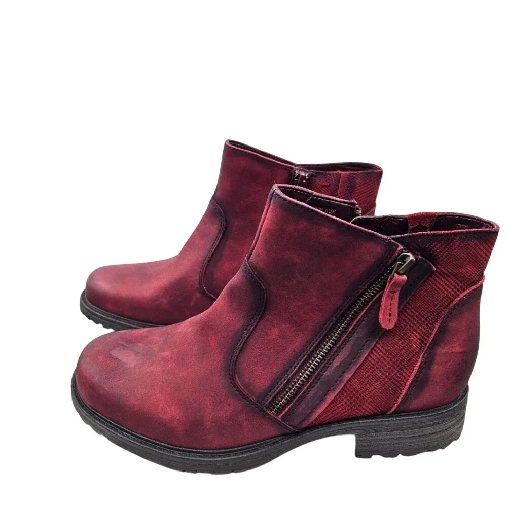 Earth Jordan Wine Distressed Leather Ankle‎ Boots Side Zip Plaid Lug Sole 9.5 D